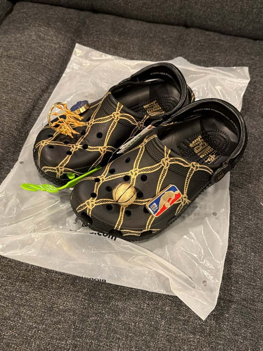 M4/W6 - Crocs NBA Classic Clog Basketball Black Multi